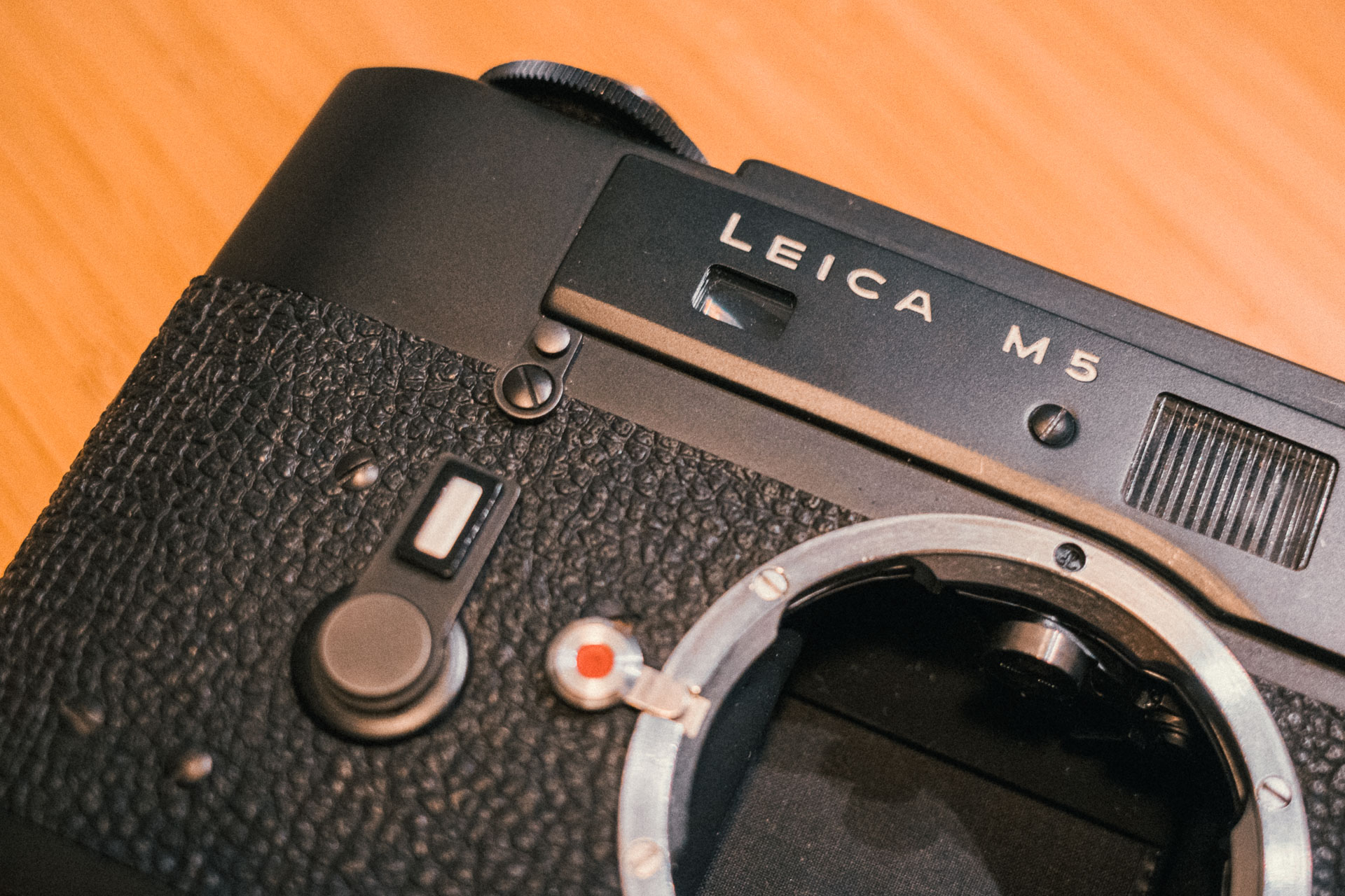 Leica M5 – jak uzyskać prawidłowe wskazania światłomierza?